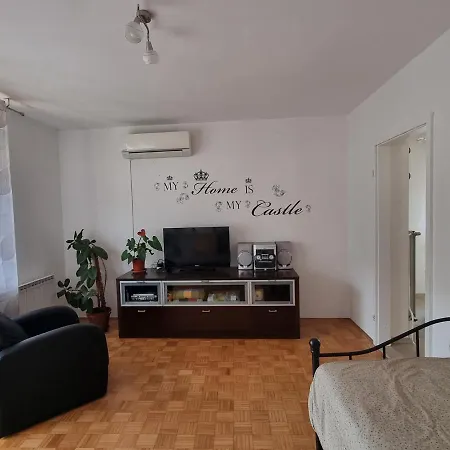 Apartma Doma *