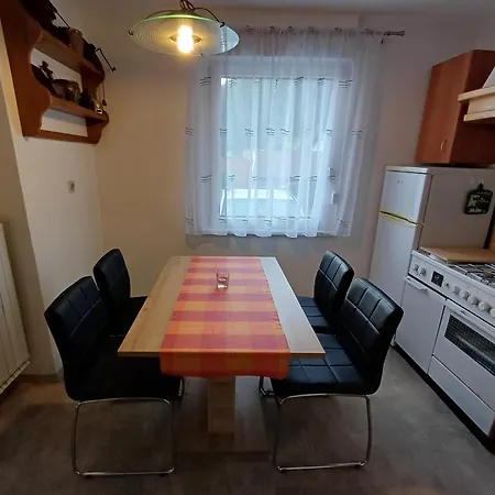 Apartma Doma * Tolmin