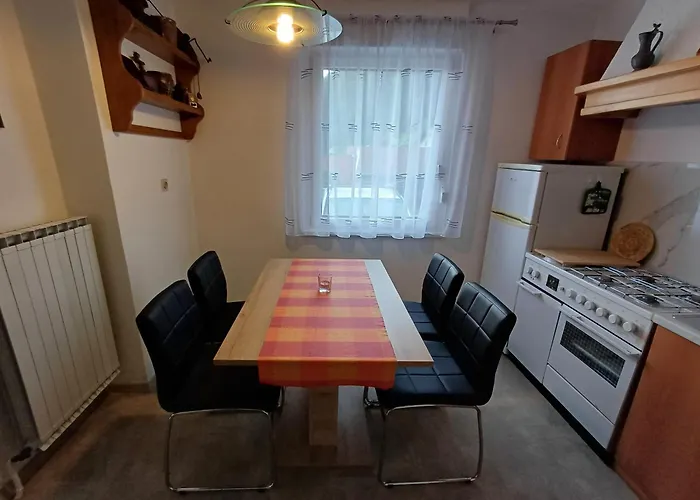 Apartma Doma * Tolmin